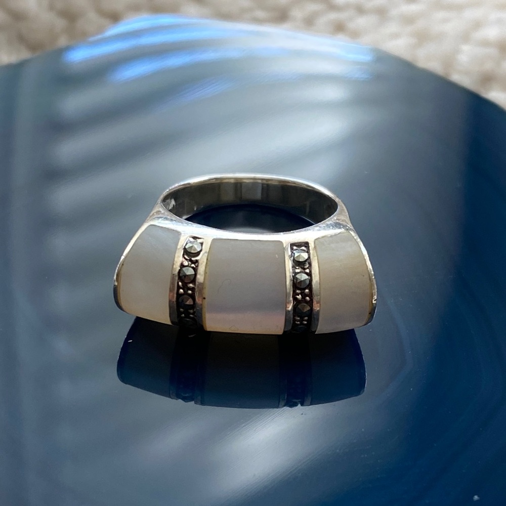 Shell And Crystal Sterling Silver Ring - image 1